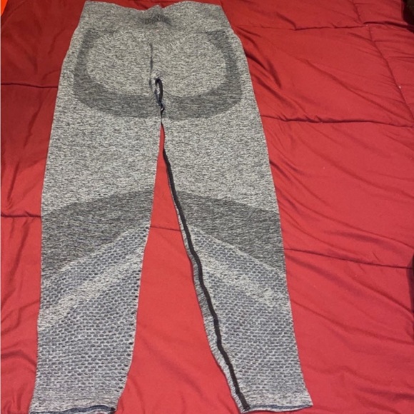 Victoria Secret Seamless Workout Tights - Picture 5 of 7